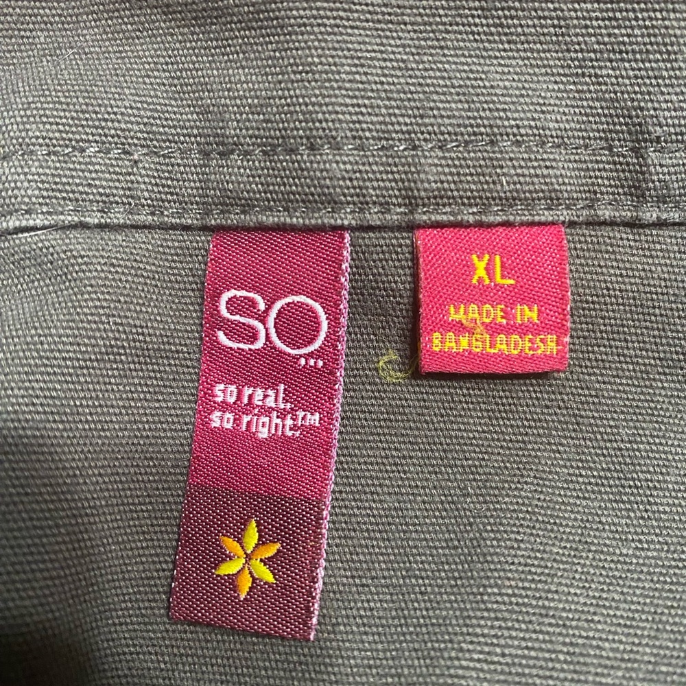 3/12$ Women’s denim Jacket tag says XL please look at measurements - Picture 4 of 8